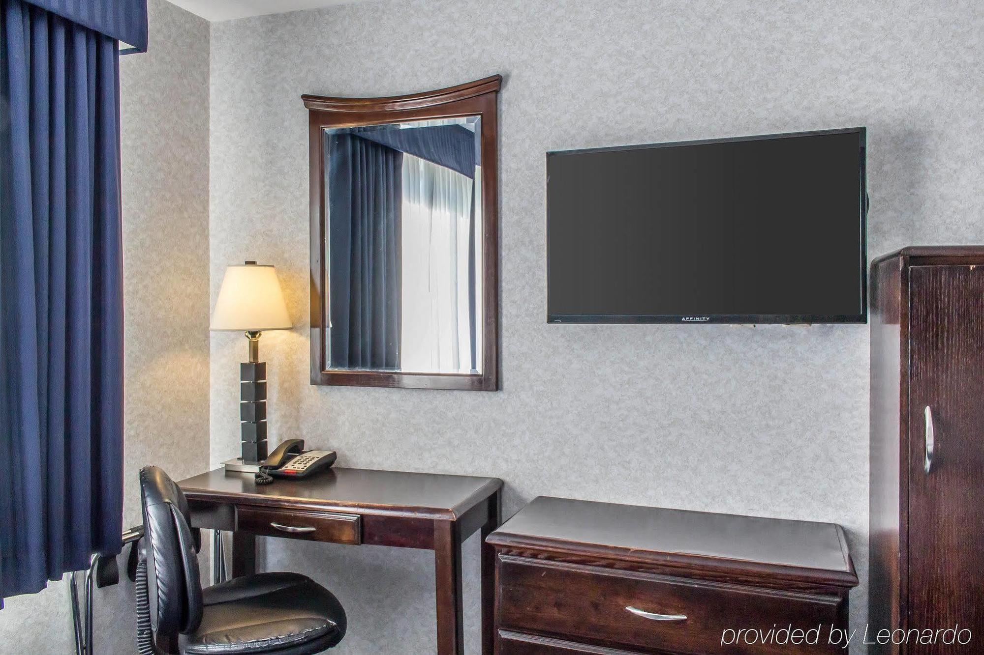 Paramount Inn Floral Park Extérieur photo