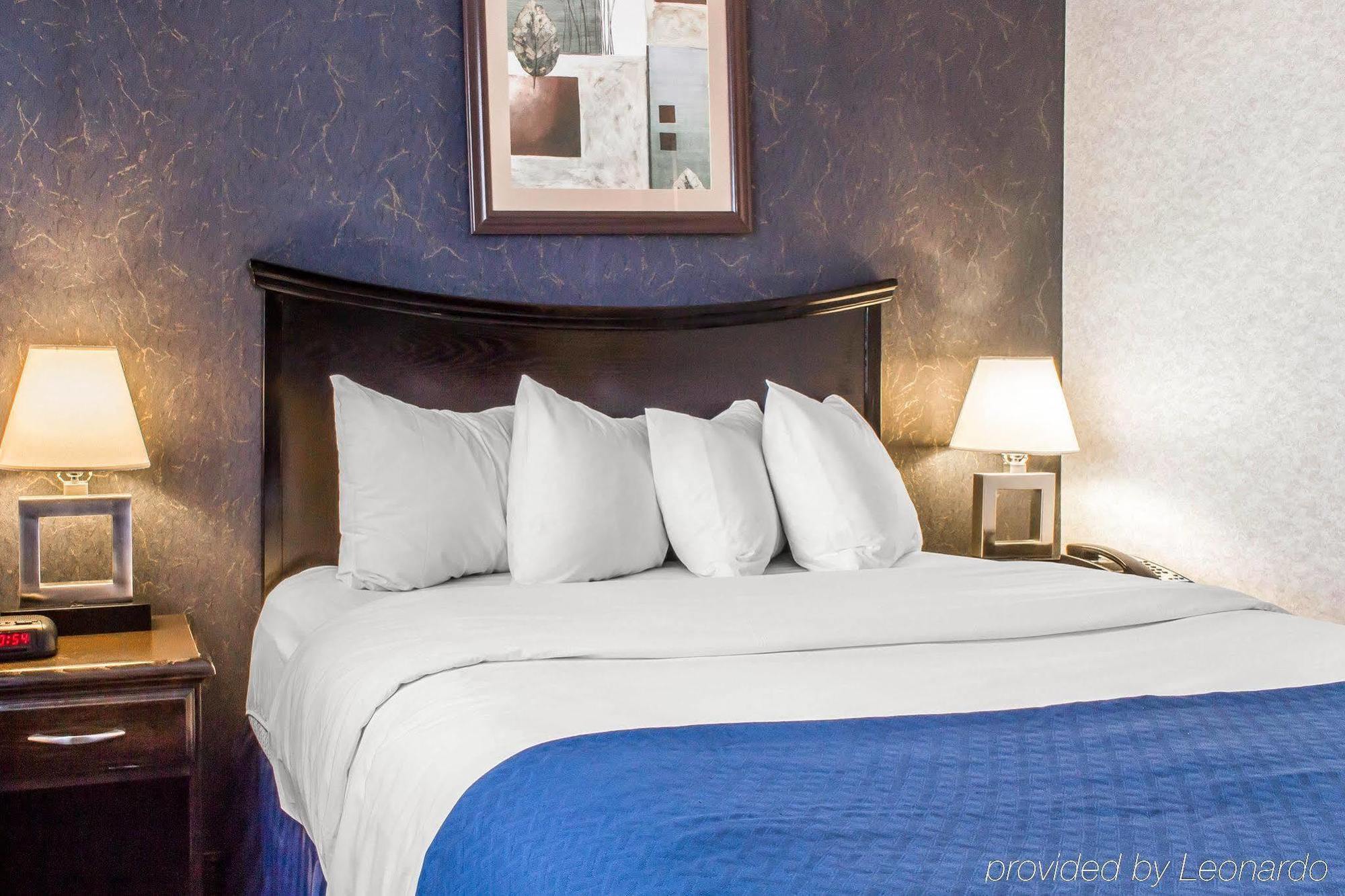 Paramount Inn Floral Park Extérieur photo